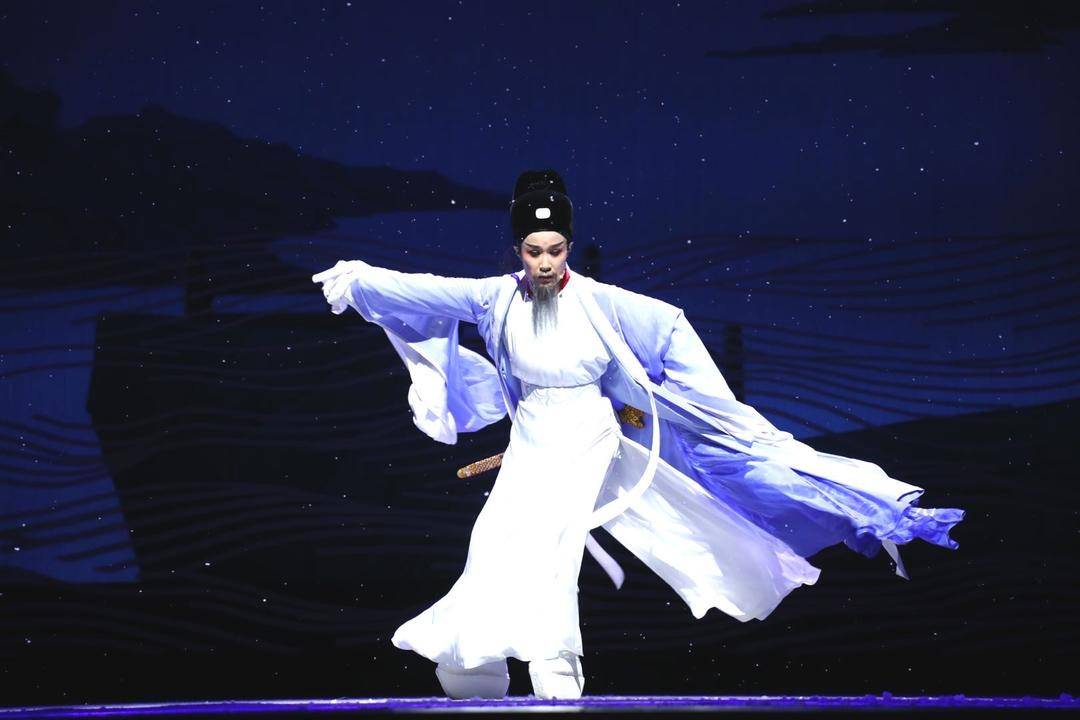 在舞臺,打開我們的“文化故鄉”